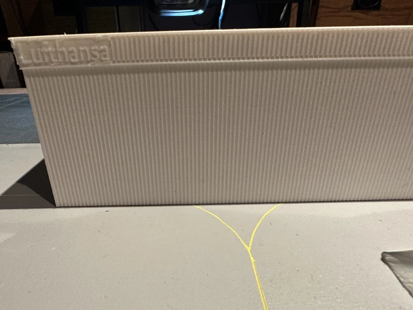 1/400 Huge Hangar LED (White) Custom Company Name See Description