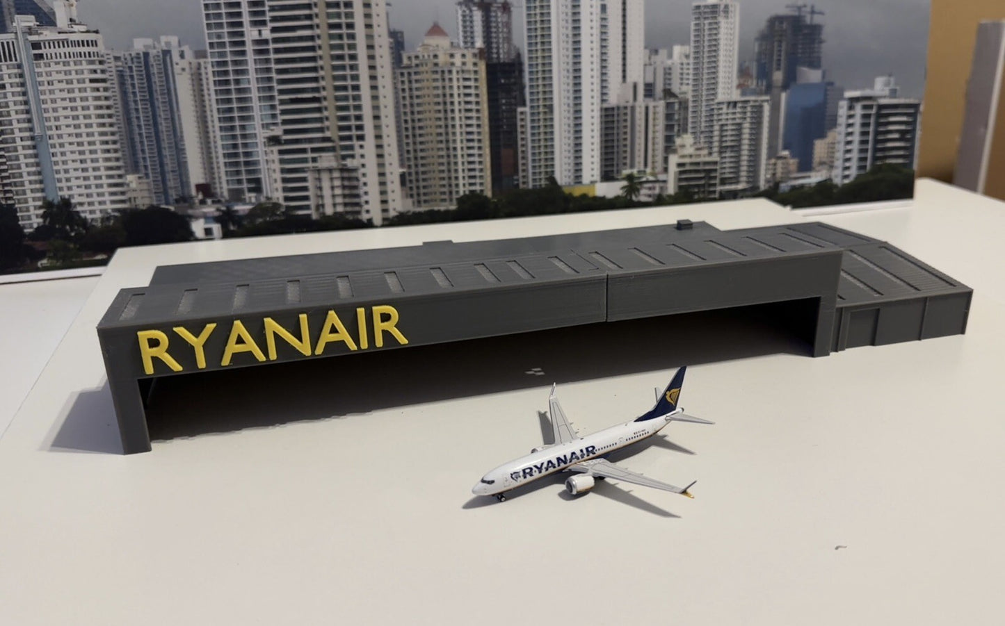 Any Airline Name Hangar 1/500 (Read des)