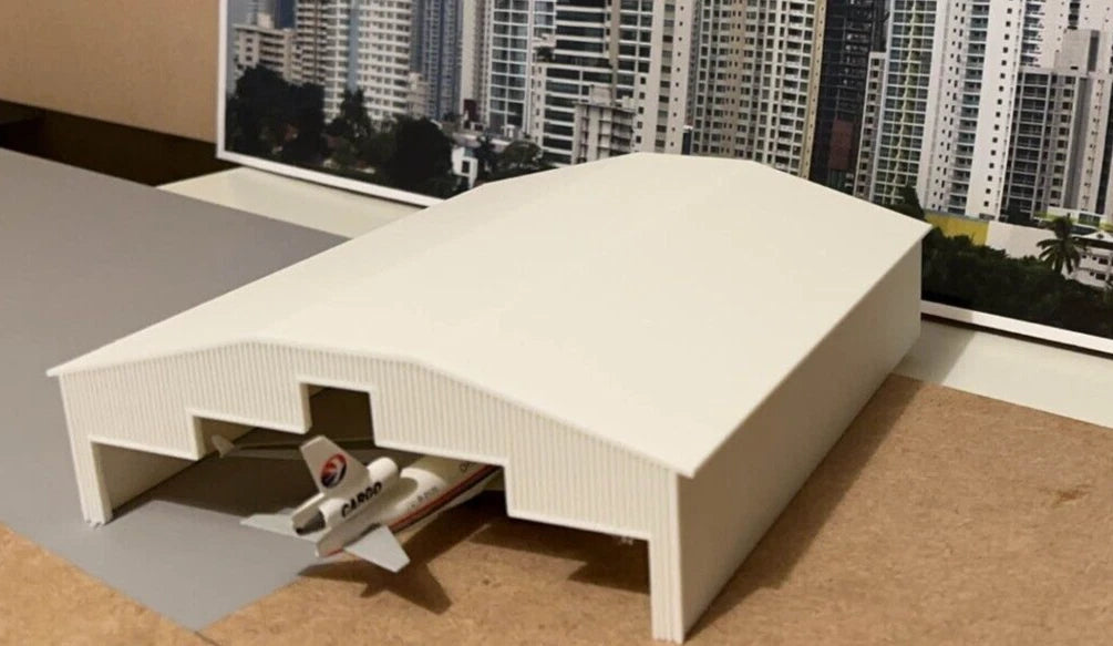 1/200 Large Hanger ( B747 / A340 size) WHITE