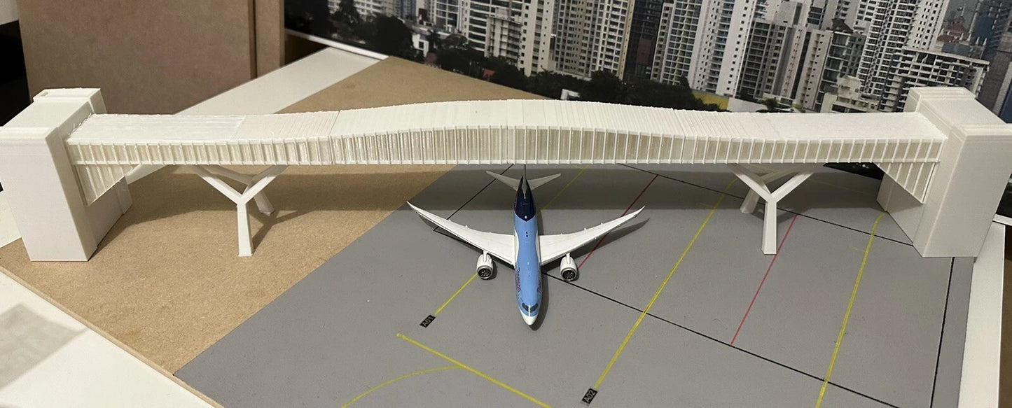 1/200 Gatwick Terminal Bridge + ATC Tower (LED) bundle