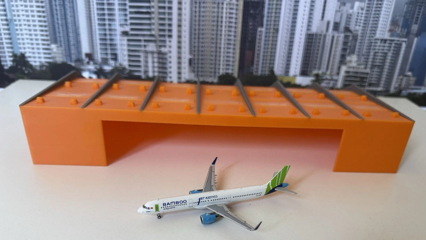EasyJet Hangar Luton 1/200