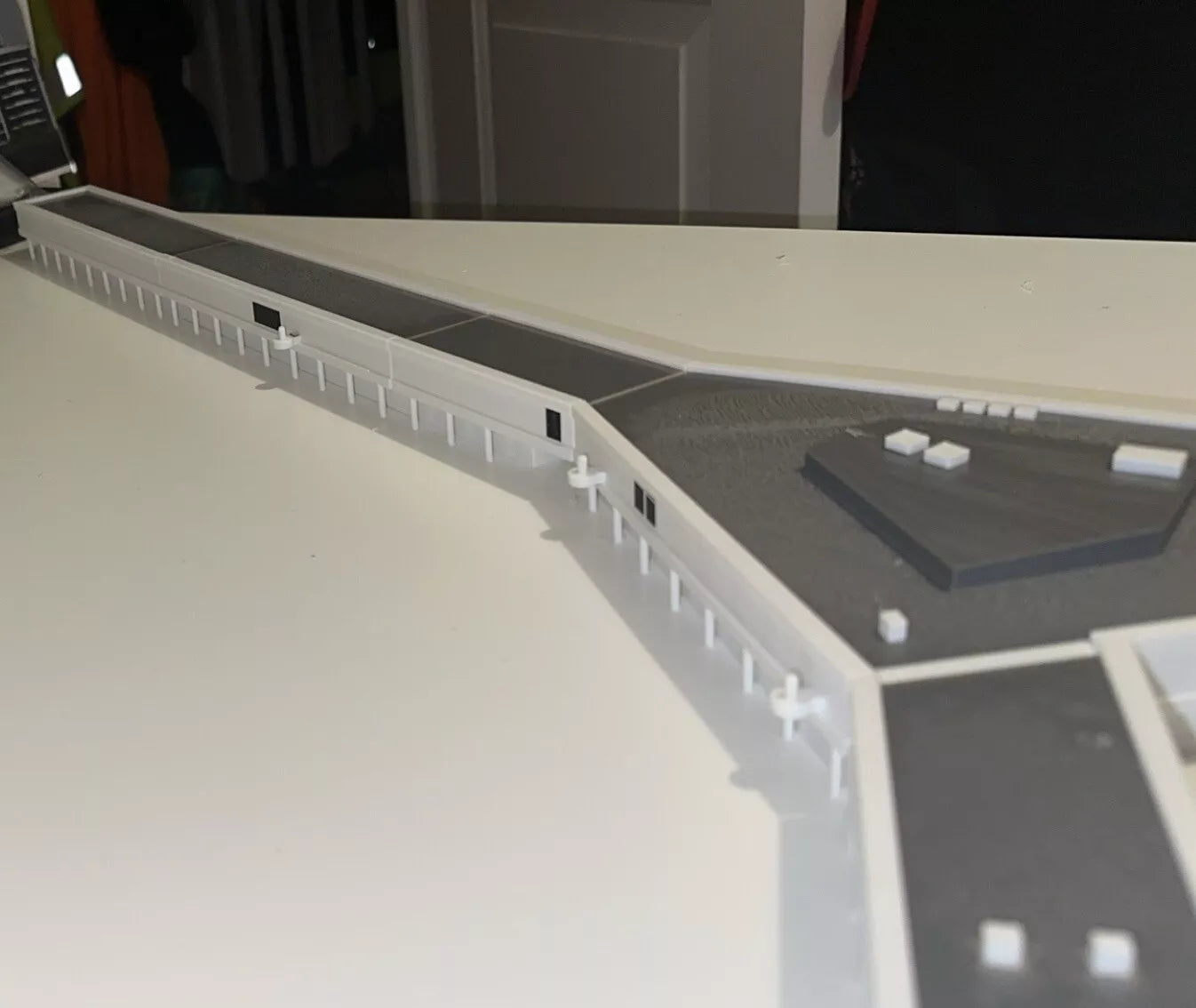 1/200 EHAM Schiphol Pier Terminal (13 gates)