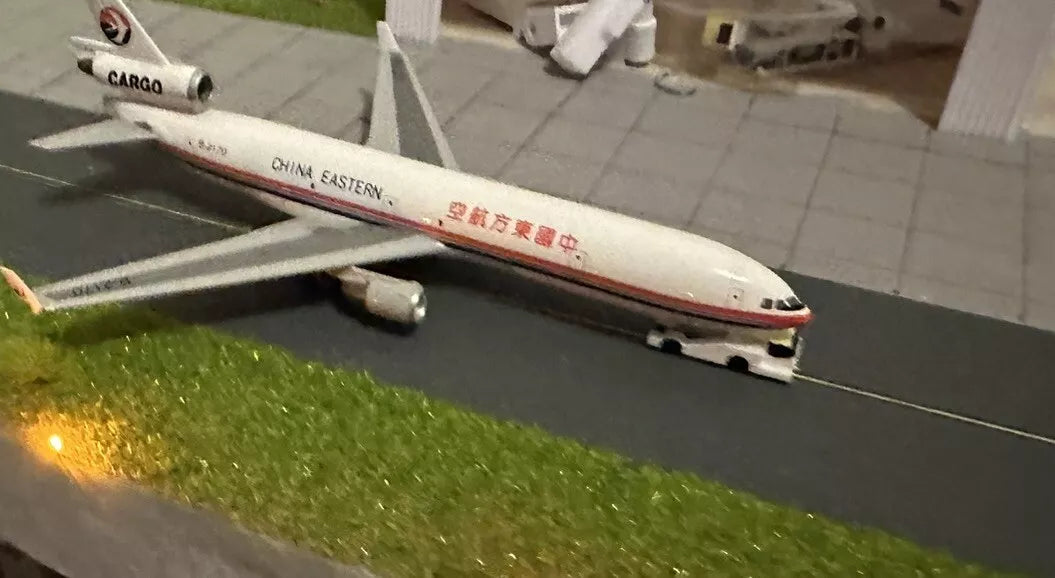 1/400 (x8) Model Airport Runway lights (Orange ) Battery Operated