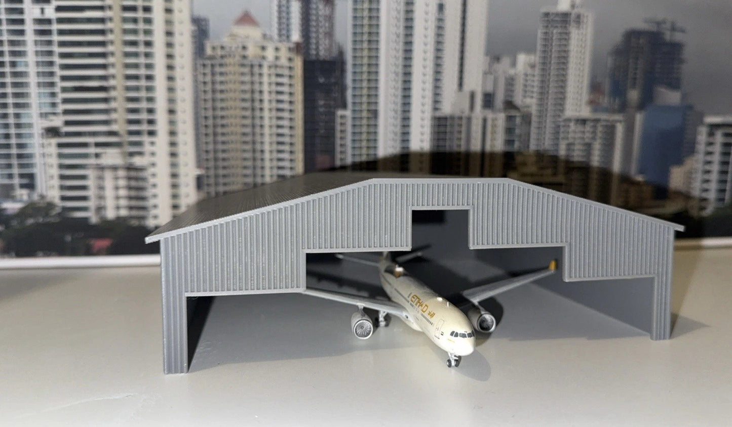 1:400 LED Lit Hangar Large Grey(747 / A340 Size)