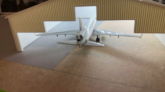 Large Hanger LED (White) 1:400 Diorama Model
