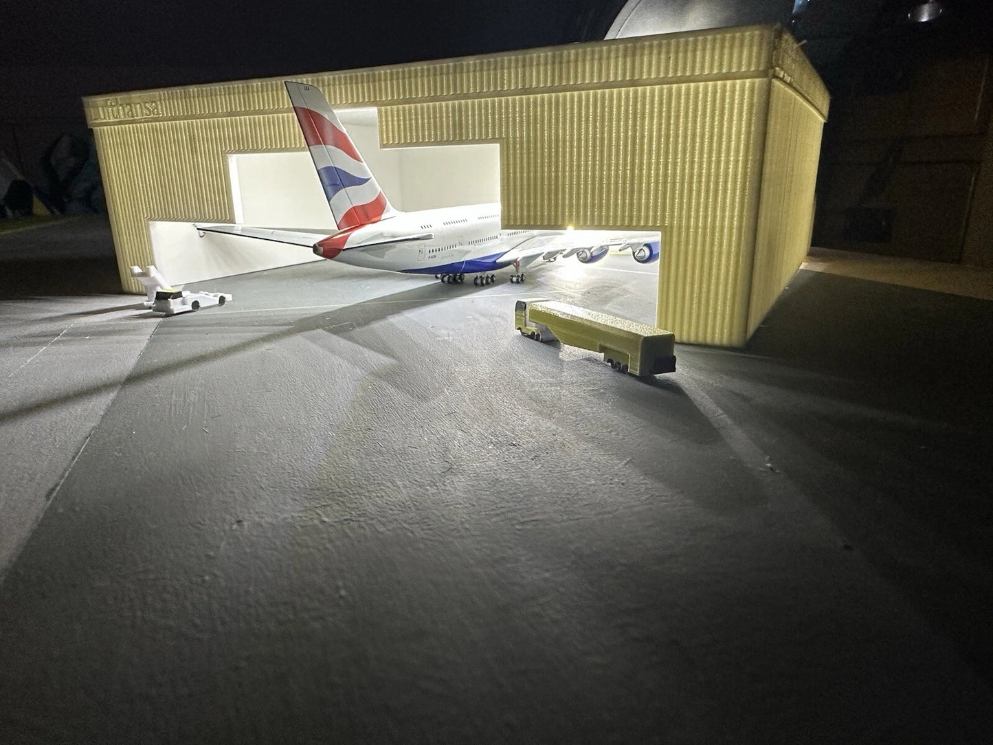 1/500 Huge Hangar (White) Custom Company Name See Description