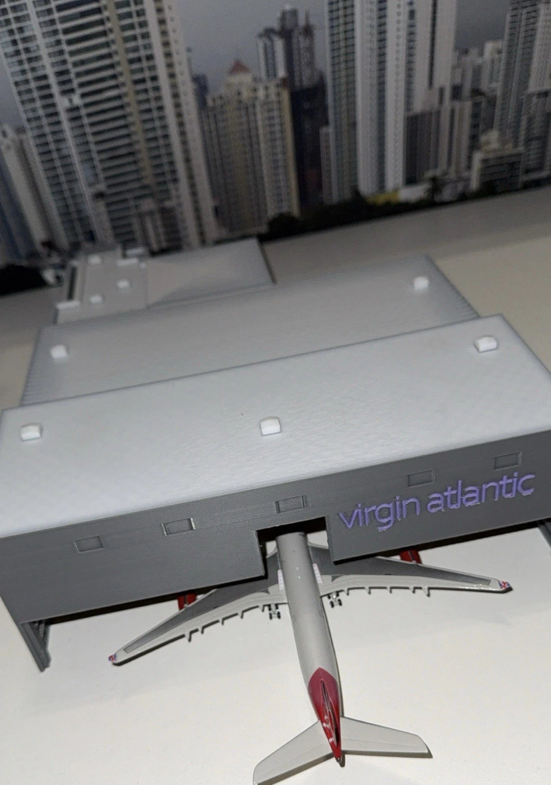 1/200 Virgin Atlantic Hangar Heathrow