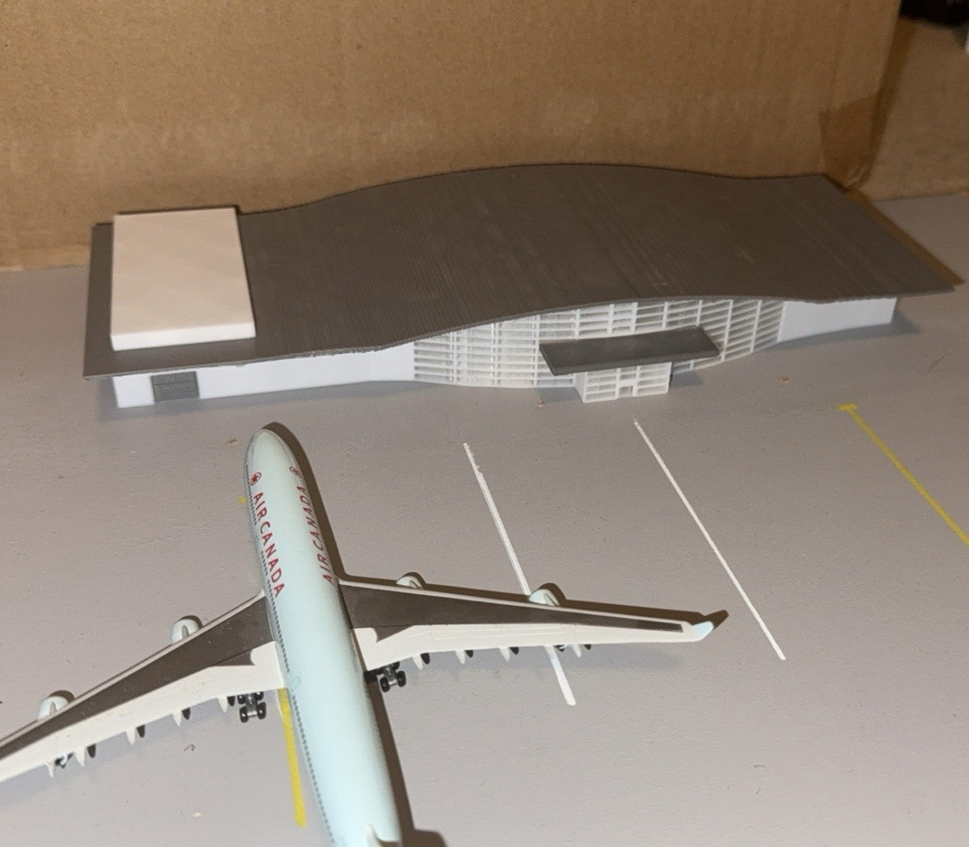 Saint Pierre-Pointe Airport Terminal (LED) 1:400 Diorama Model