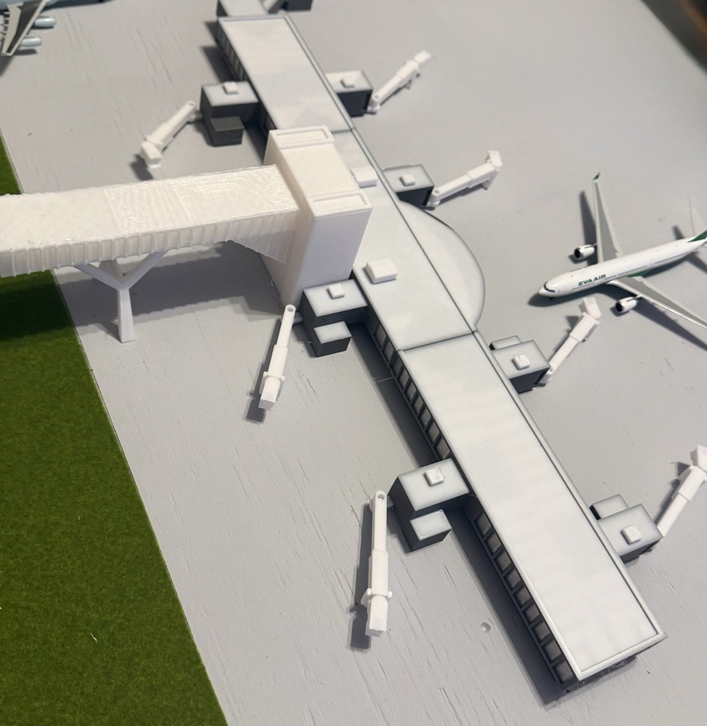 Gatwick North Terminal Concourse 1:400 Diorama Model