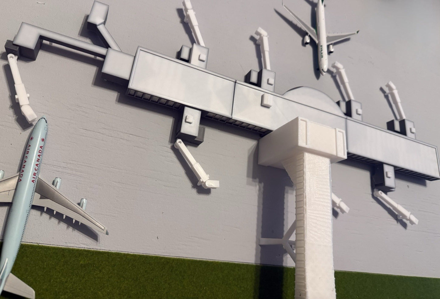 Gatwick North Terminal Concourse 1:400 Diorama Model