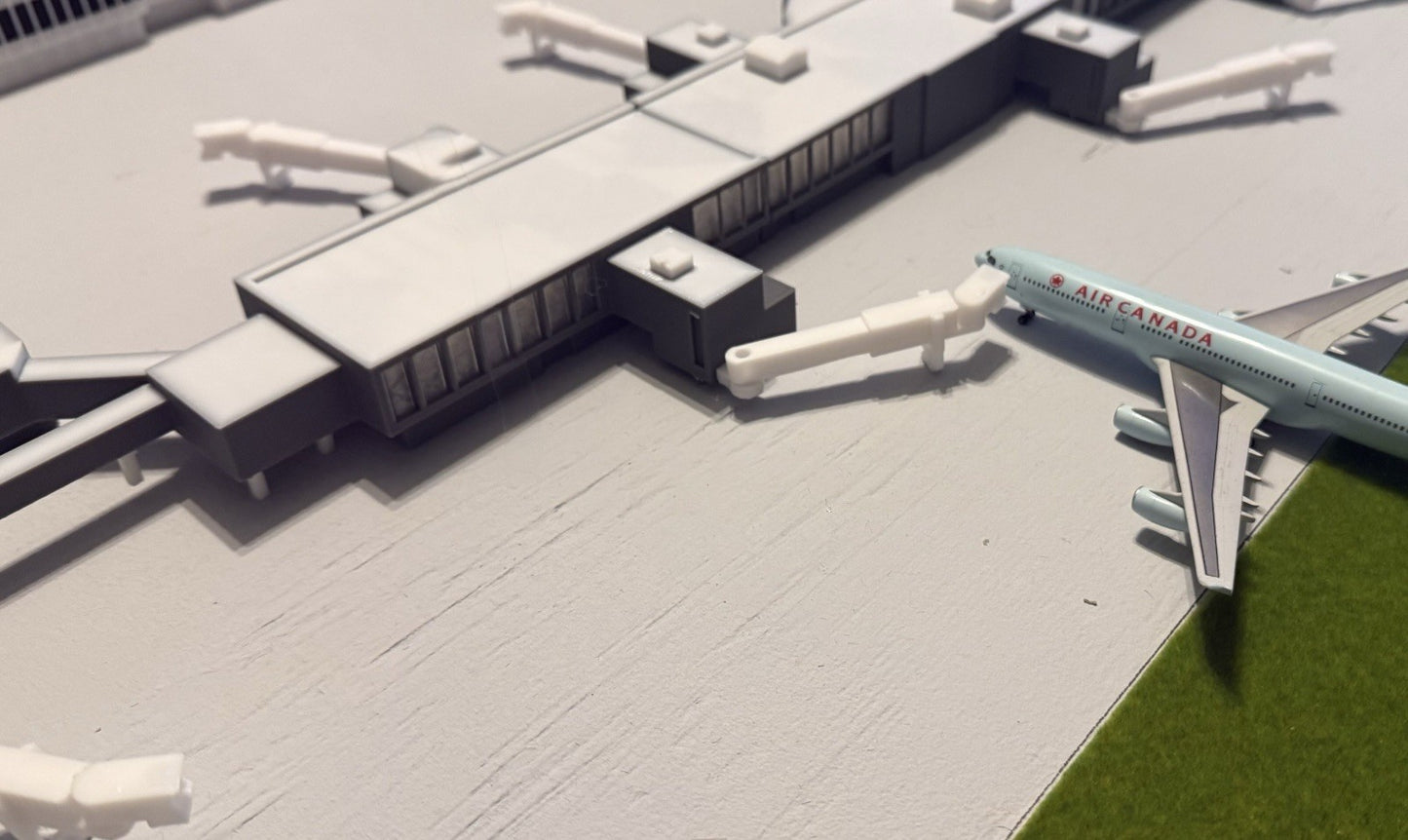 Gatwick North Terminal Concourse 1:400 Diorama Model