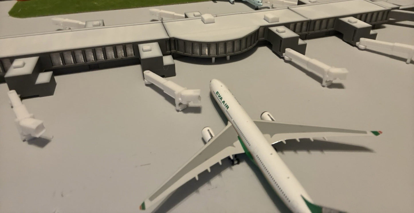 Gatwick North Terminal Concourse 1:200 Diorama Model