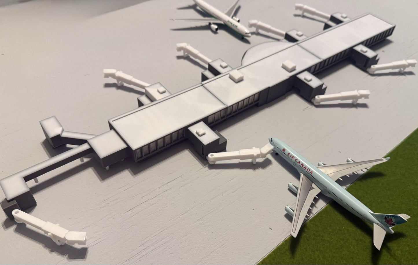 Gatwick North Terminal Concourse 1:200 Diorama Model