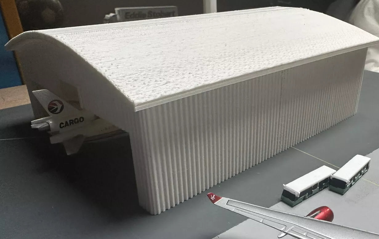 1/200 Aircraft Medium Maintenance Hangar. 2 Narrow Bodies or MD11 Size