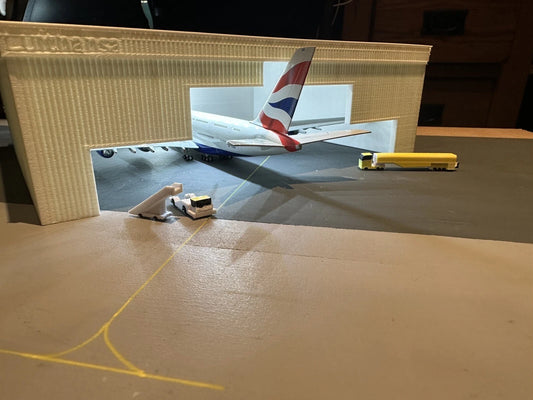1/400 Huge Hangar LED (White) Custom Company Name See Description