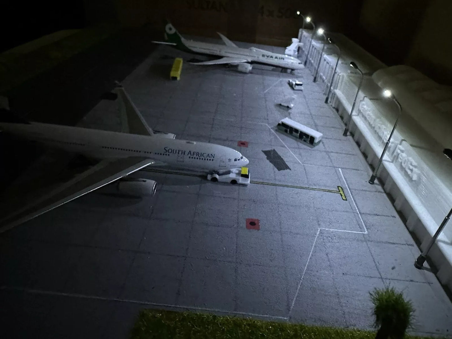 1/200 Custom Airport (Read Description)