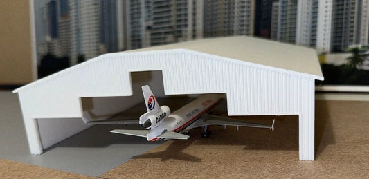 1/200 Large Hanger ( B747 / A340 size) WHITE