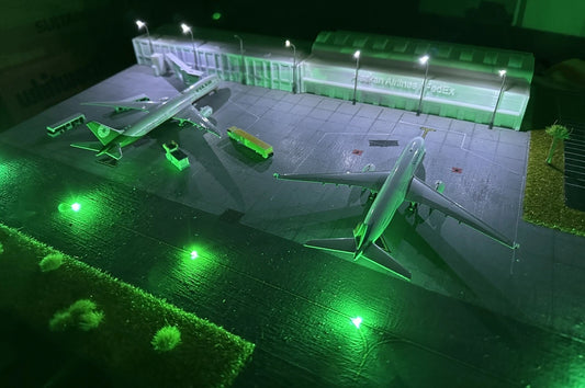 Taxiway lights (Green) 1:200 (x8) Battery Operated