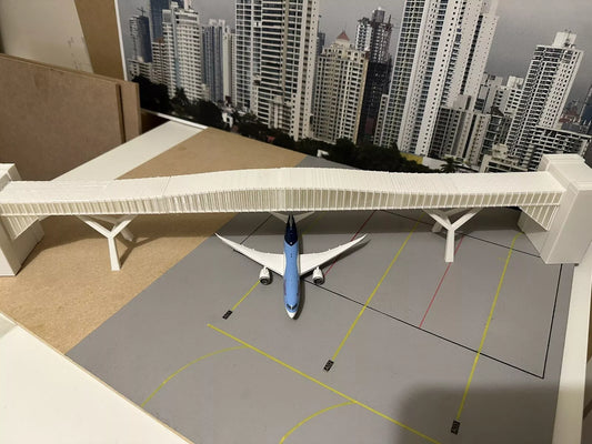 1/144 Gatwick Terminal bridge