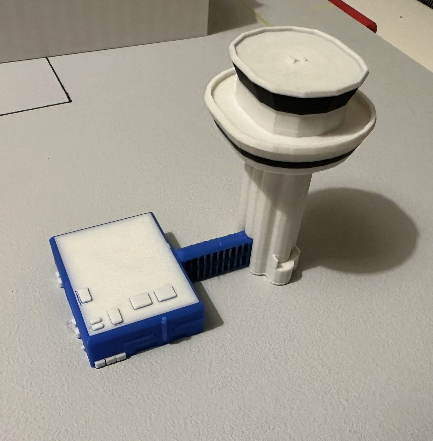 1/200 Gatwick Terminal Bridge + ATC Tower (LED) bundle