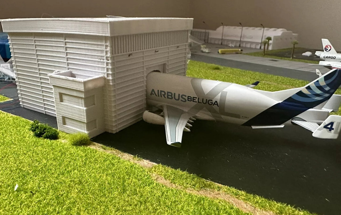 1/400 Airbus Beluga Hangar Wales (Can Also Fit Other Types On Request)