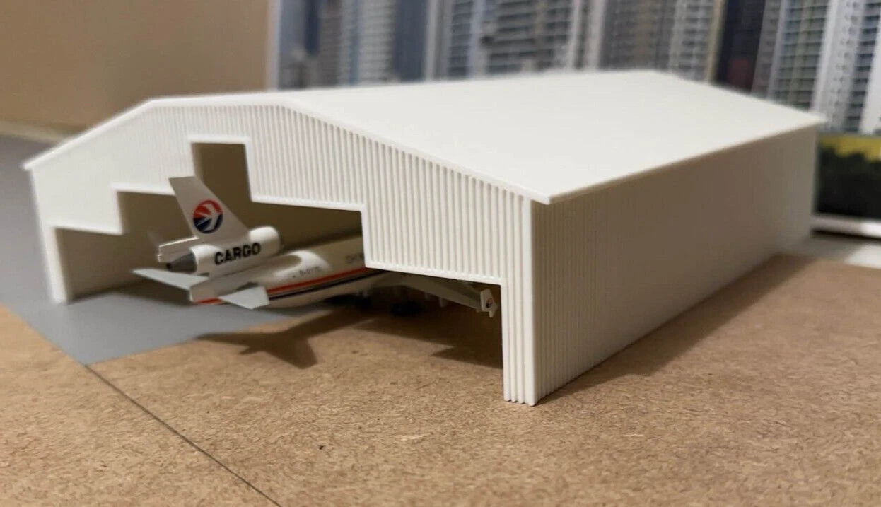 1/200 Hangar Large LED Lit