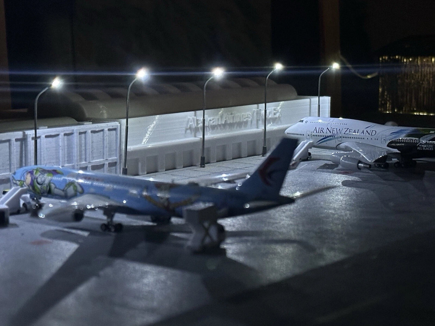 1/200 Custom Projects Terminal/Building (Real/Fictional) (Read Disc)