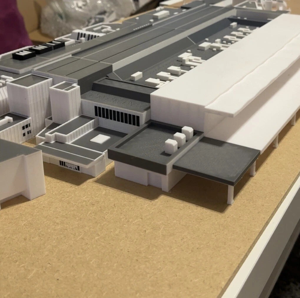 1/400 T4 Heathrow X24 gates (Gates included)