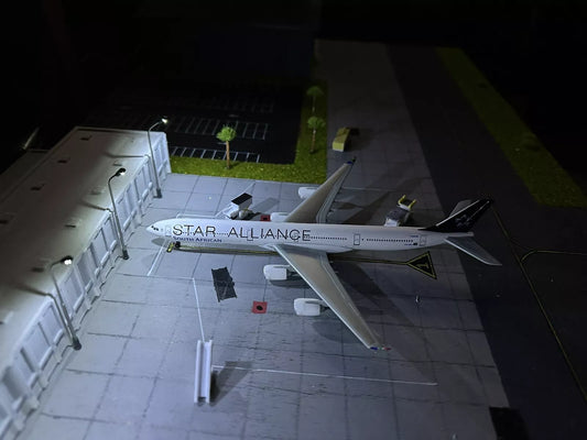 1/400 (8x) Airport Apron lights. Battery Operated