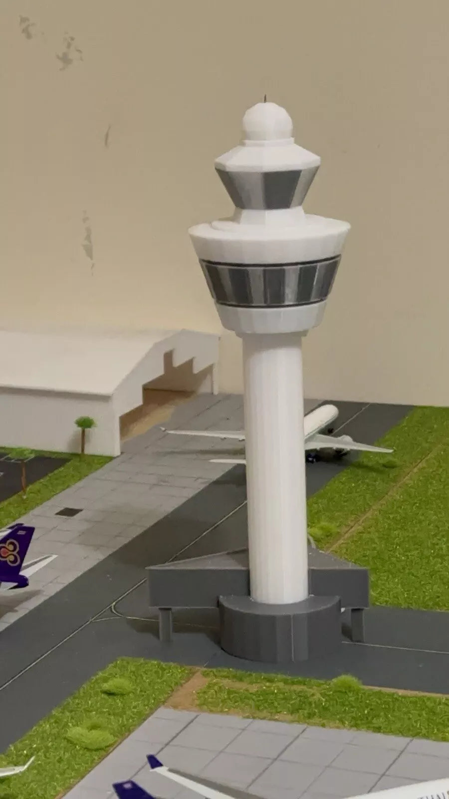 1/200 EHAM Schiphol bundle (ATC / Terminal)