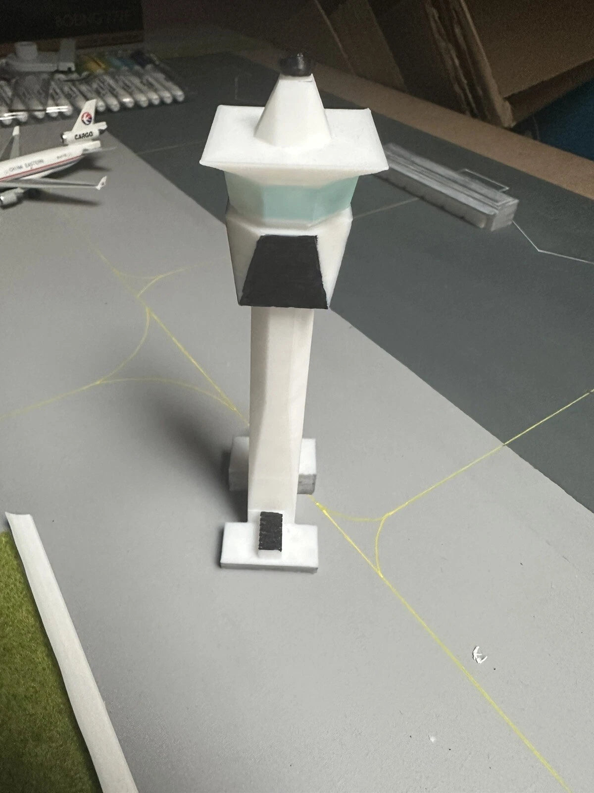 1/200 Airport ATC Tower (Fully White)