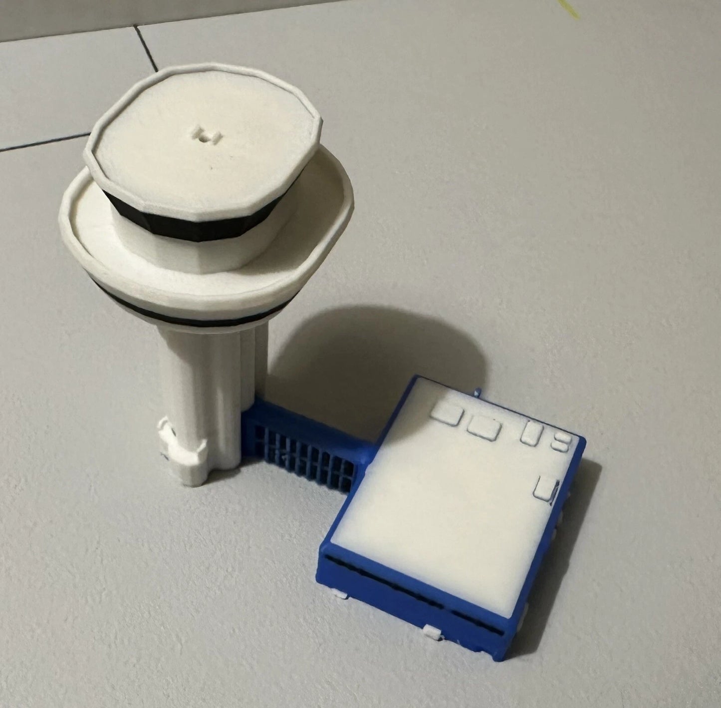 1/200 Gatwick Terminal Bridge + ATC Tower (LED) bundle