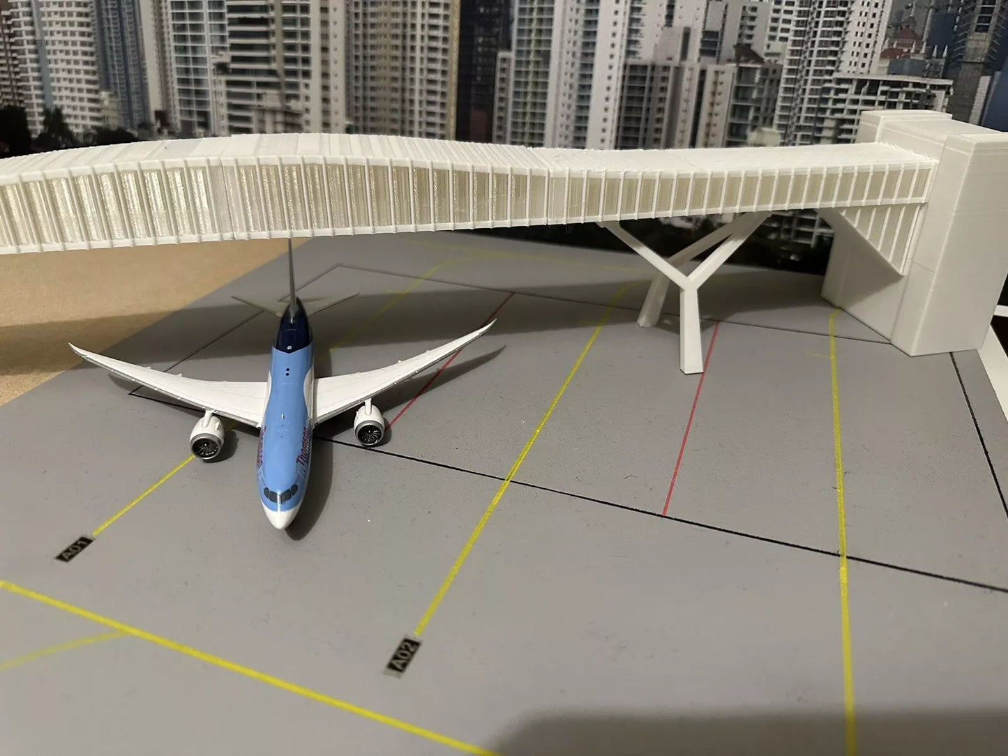 1/500 Gatwick Terminal bridge + ATC Tower (LED) bundle