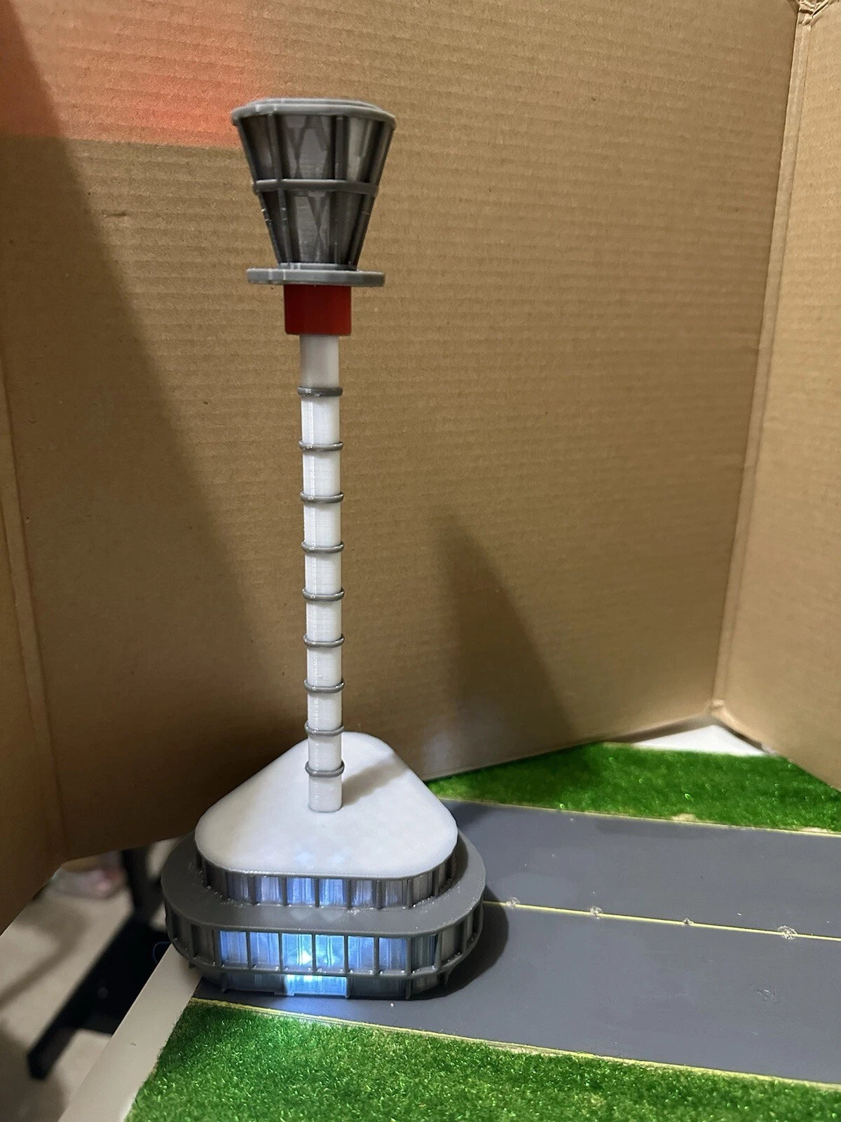 1/200 Heathrow Airport bundle (Terminal T4 + ATC tower)