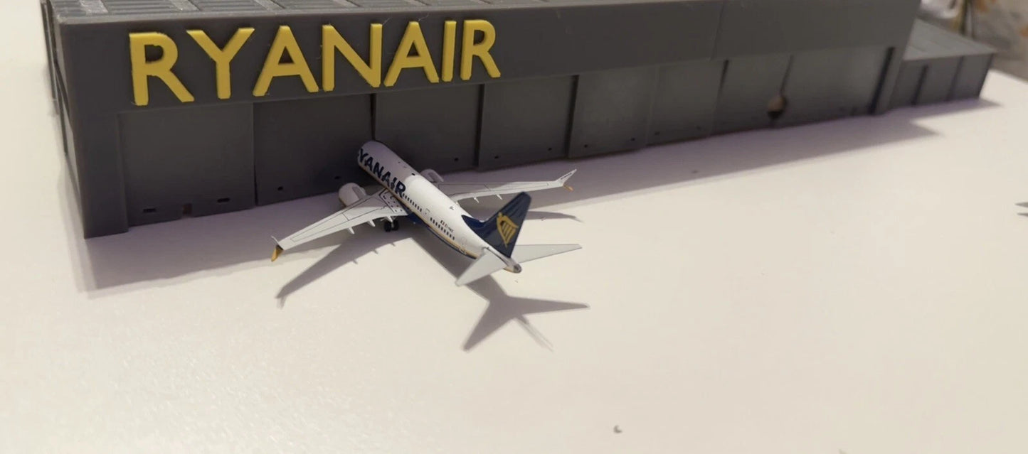 Any Airline Name Hangar 1/144 (Read des)
