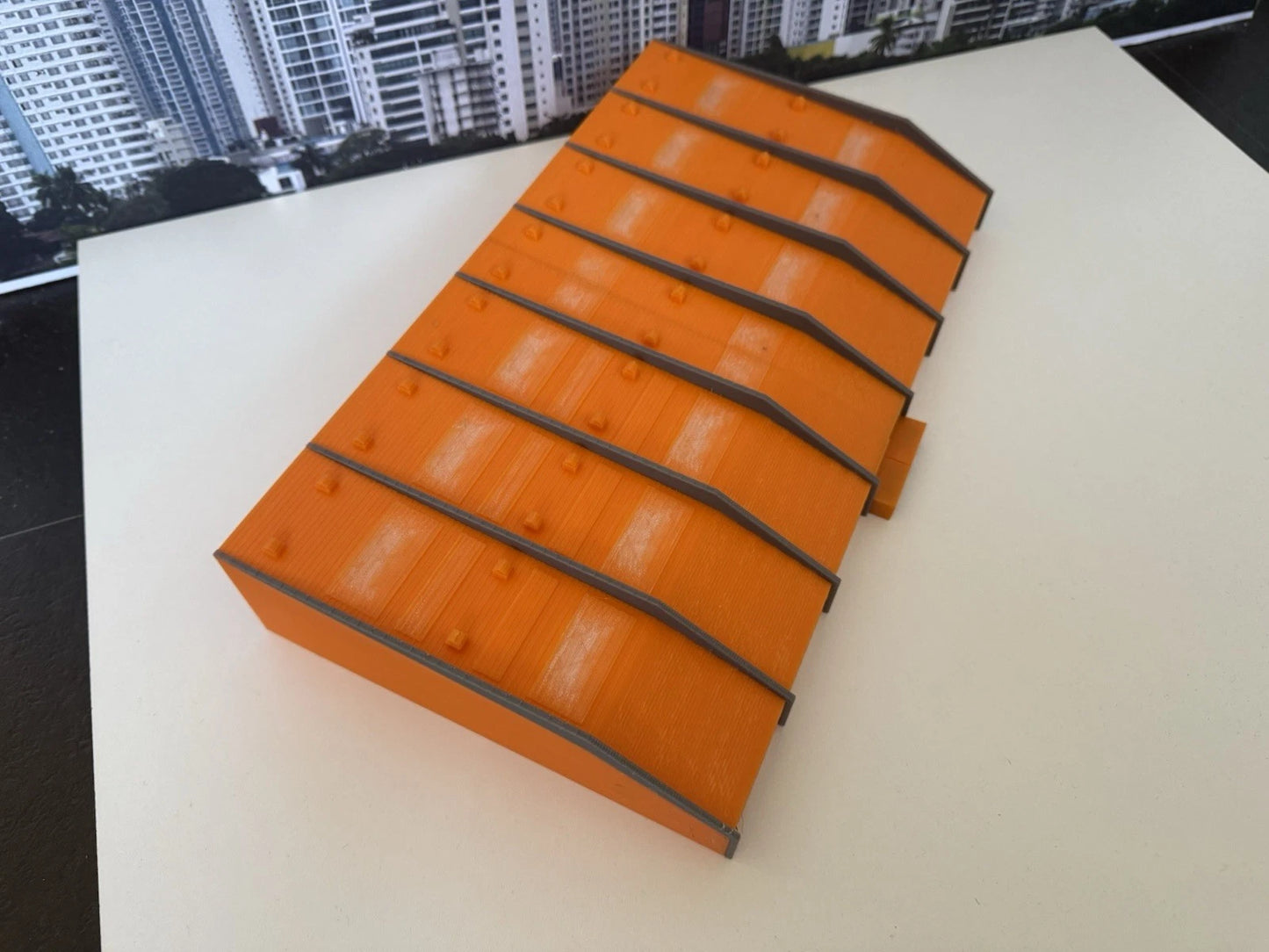 EasyJet Hangar Luton 1/200