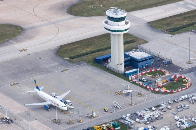 1/500 Gatwick ATC tower