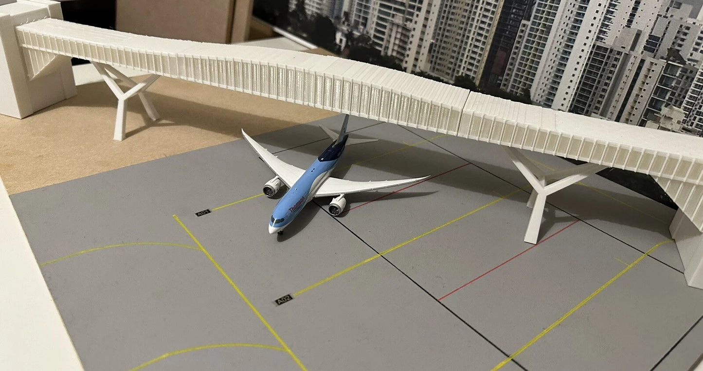 1/400 Gatwick Terminal Bridge