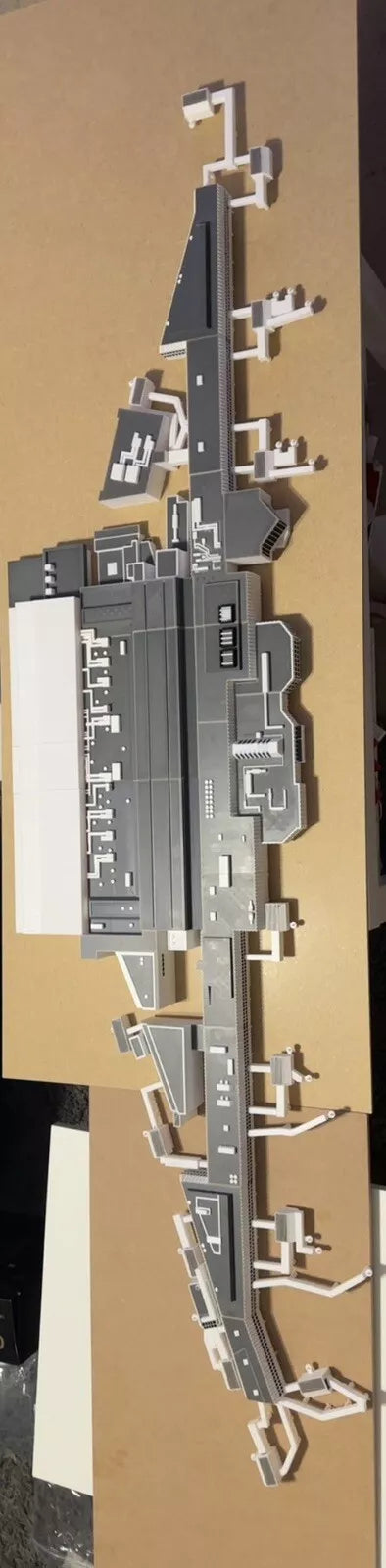 1/144 T4 Heathrow X24 gates (Gates included)