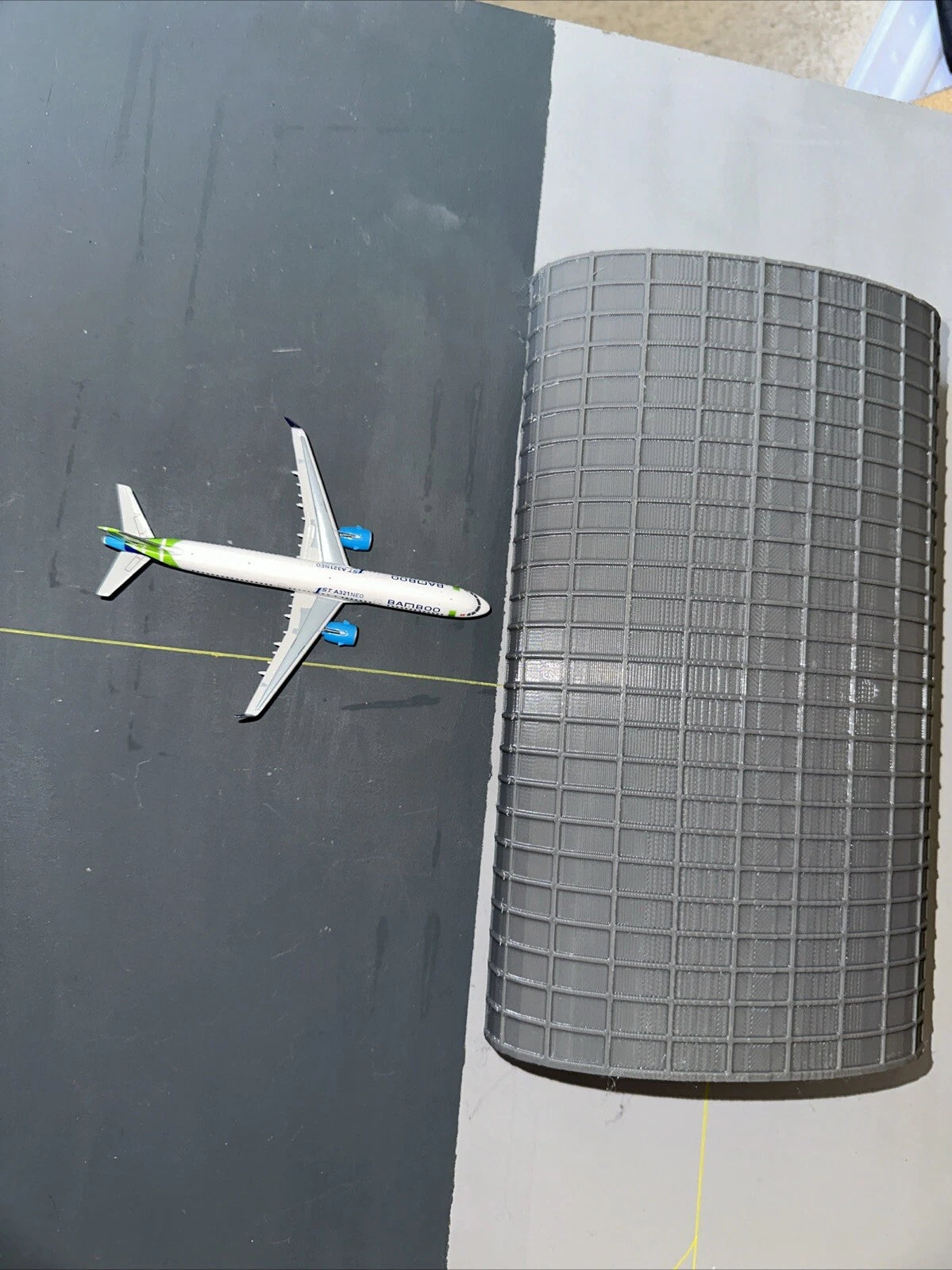 1:400 Grey Model Airport Terminal
