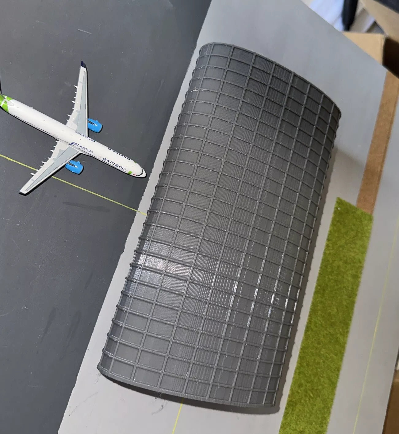 1:400 Grey Model Airport Terminal