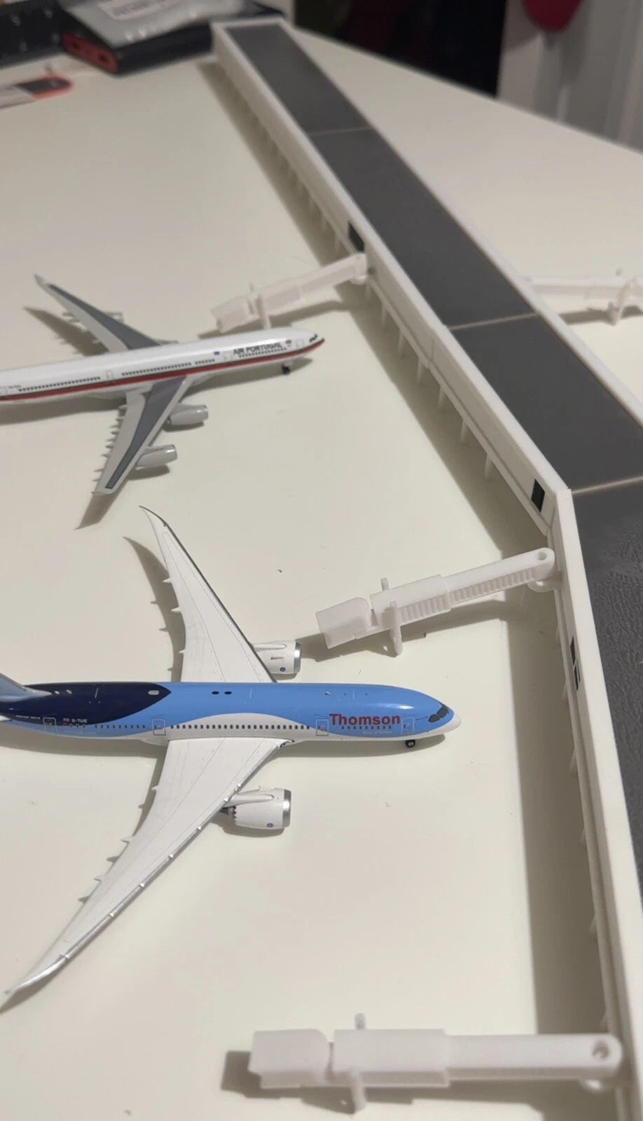 1/500 EHAM Schiphol Pier Terminal (13 gates)
