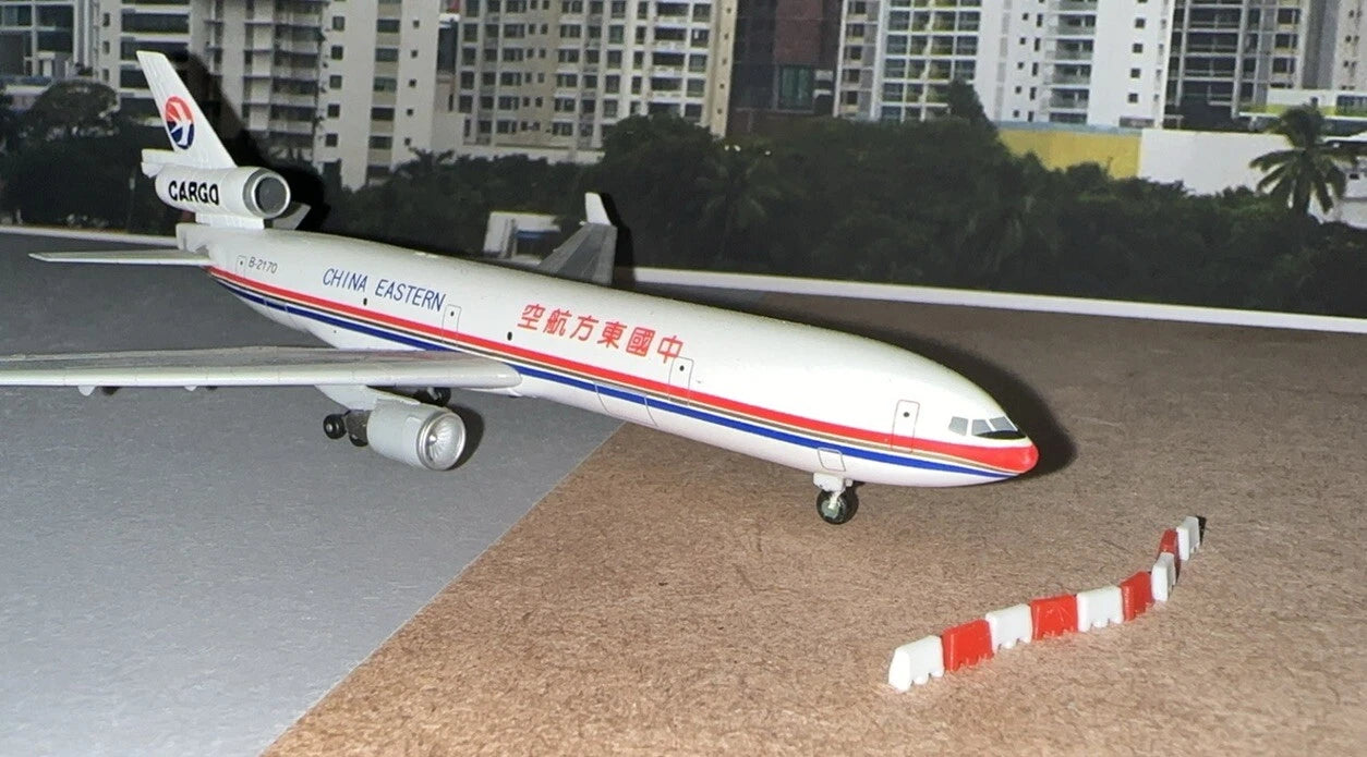200x Barrier Airport Blocks 1/72 Red + White