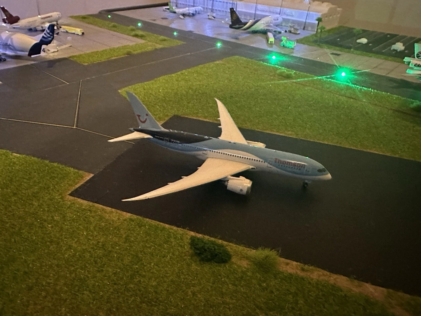 1/400 Custom Airport (Read Description)