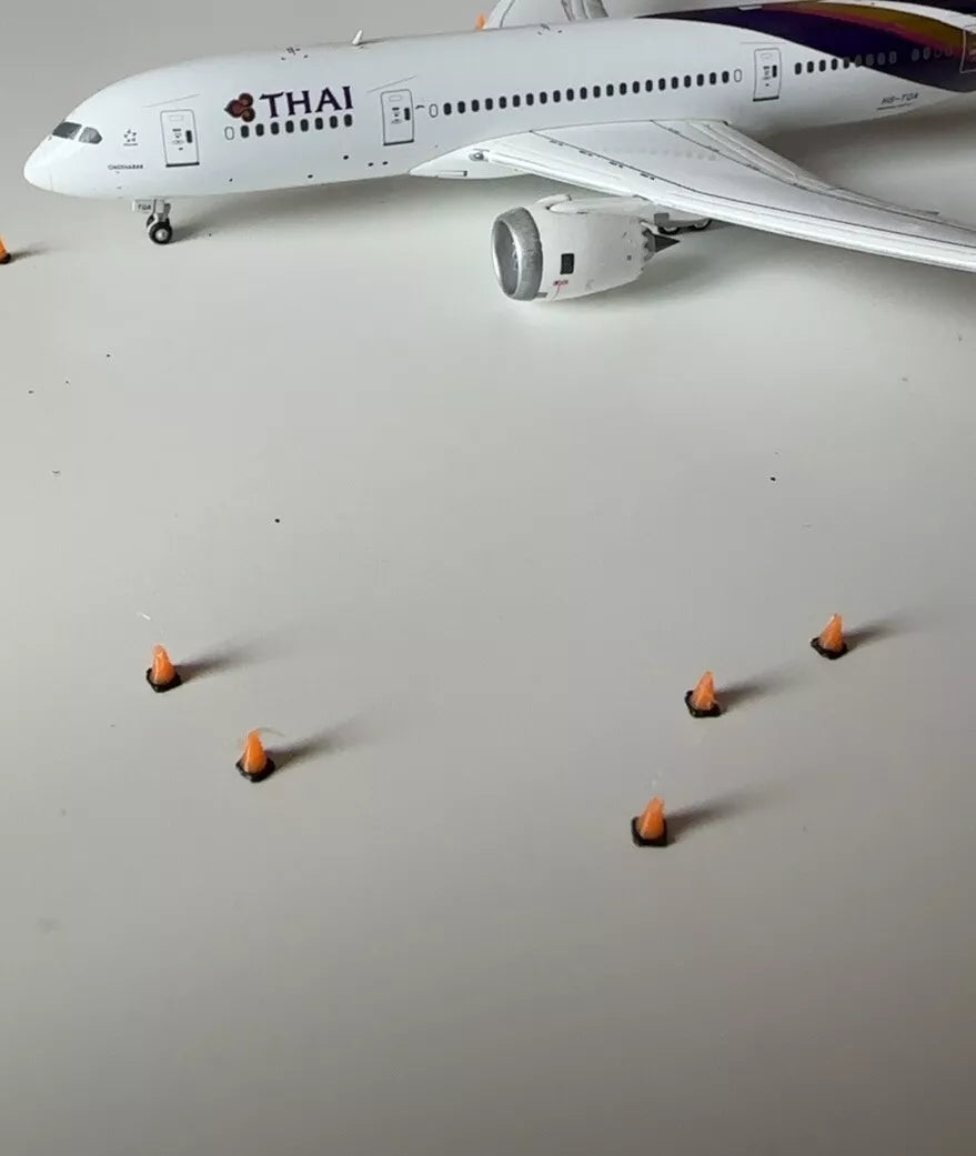 x200 1/400 Airport cones