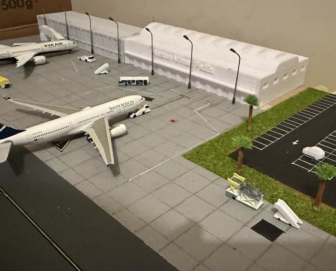 1/400 Custom Projects Terminal/Building (Real/Fictional) (Read Disc)