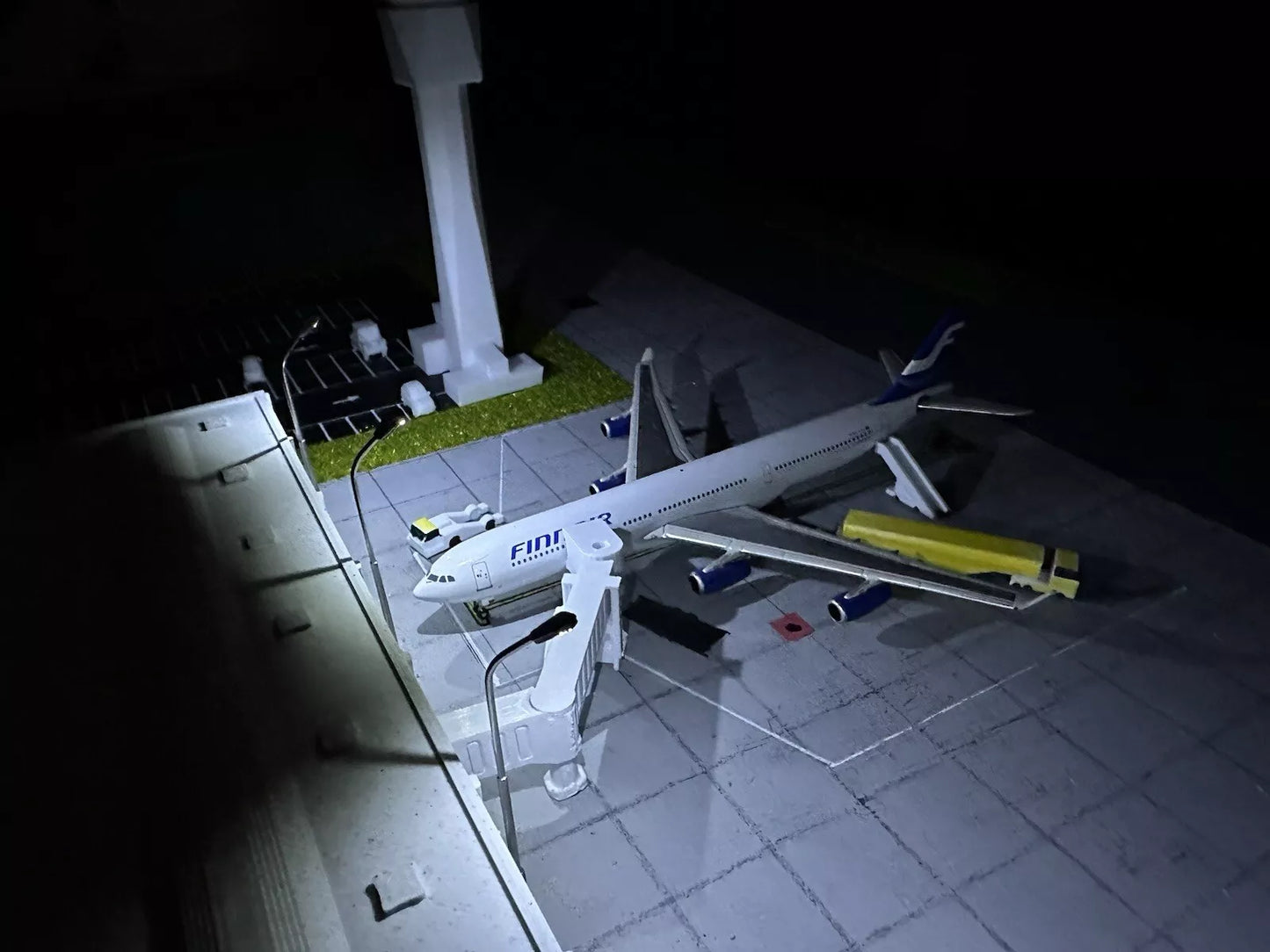 1/200 Custom Airport (Read Description)