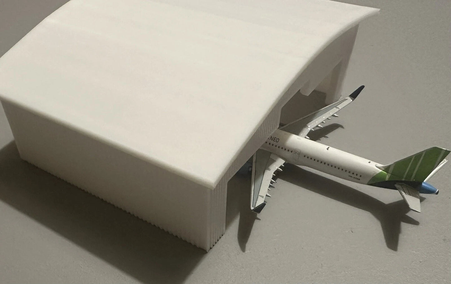 1/500 Hangar Small (White)