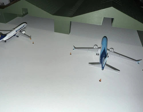 1/400 Duel Hangar (LED)