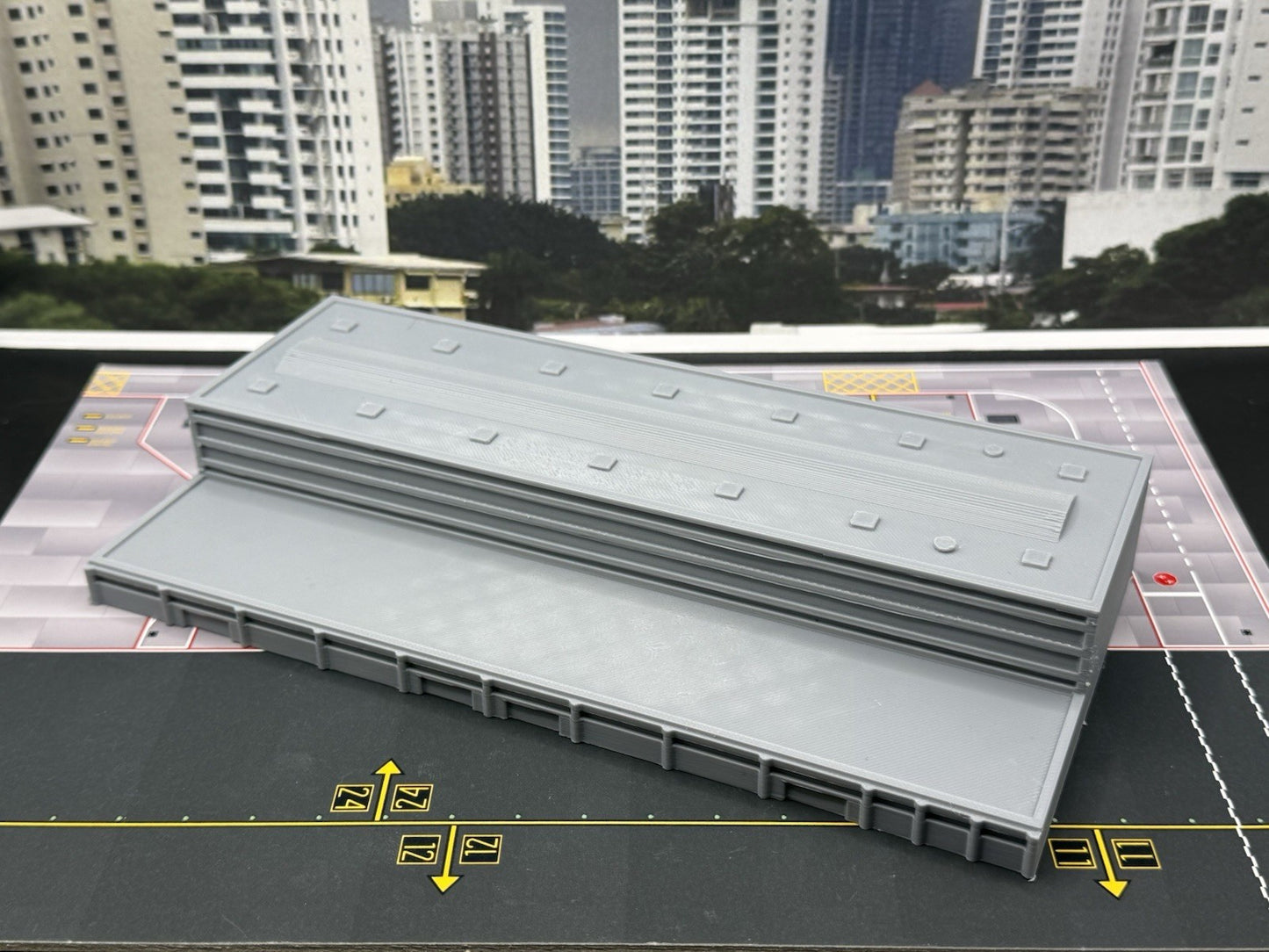 Generic Regional Airport Terminal (Silver) 1:200 Diorama Model